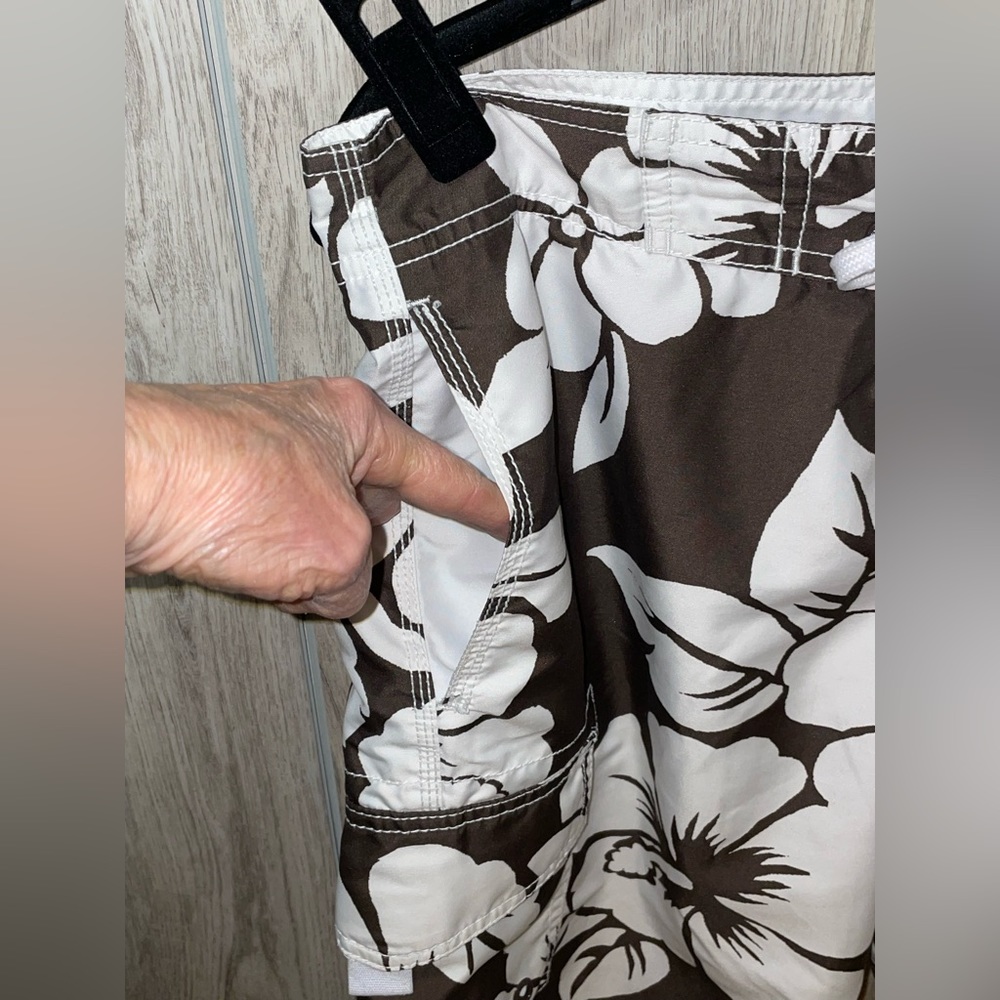 Old Navy Brown & White Floral Surf Shorts Lined Cargo Pocket Tie Front Sz M - Picture 5 of 11